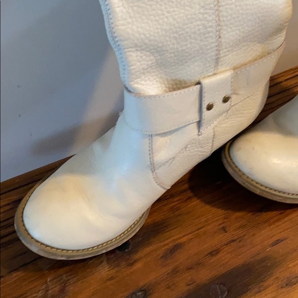 Boots - Picture 2 of 3